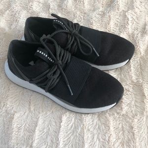 COPY - Like new Under Armour shoes